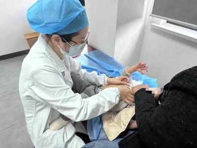 孩子咳嗽老不好？家门口的专家来支招 社区推拿