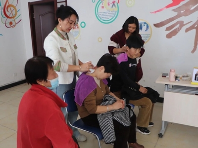 公益集市“热辣滚烫”，丽都社区引领治理“自循环”新风尚